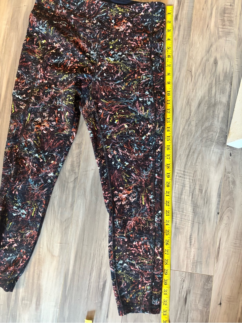 Lululemon Floral running leggings size 10 - Picture 6 of 6